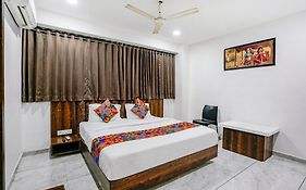 Fabhotel Rose Palace - Vesu Surat 3* India